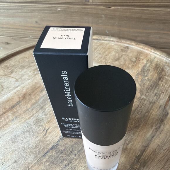 bareMinerals BAREPRO 24HR MATTE FOUNDATION SPF 20 fair 10 neutral - Exp 5/26 - Picture 3 of 5